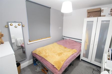 6 bedroom terraced house to rent - Photo 2