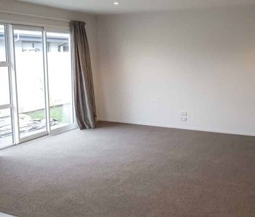 Executive Convenience In Wigram - Photo 1