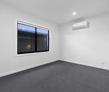 Modern Living - Photo 3