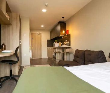 Large Studio - Photo 2