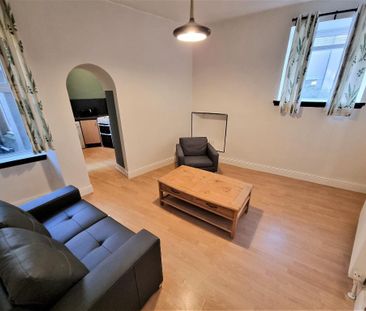 1 bedroom flat to rent - Photo 2