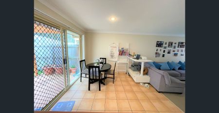 Modern Townhouse, Great Complex, Fabulous location! - Photo 5