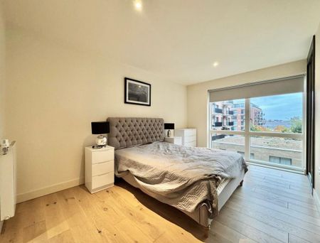 3 bedroom flat to rent - Photo 4