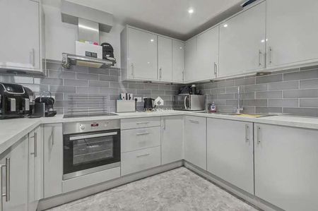 Lyons Square, Silver End, Witham, CM8 - Photo 4