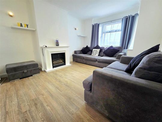 3 bedroom semi-detached house to rent - Photo 1