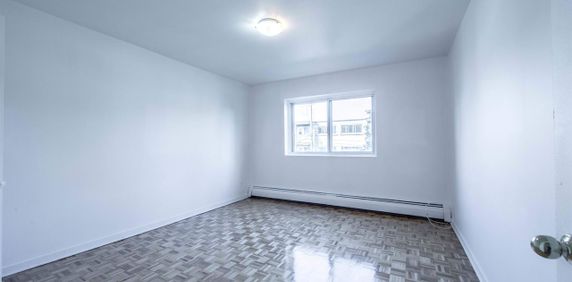 Disponible 1er Mai 2022 à Compter De 1500$ - Photo 2