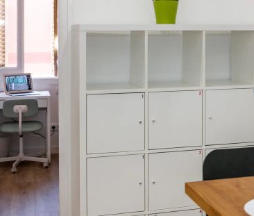 Room in a shared 10-bedroom apartment for rent in Collblanc, bills included, professionals and students. - Foto 6
