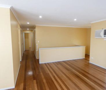 33 Whitcomb Street, Hillcrest QLD 4118 - Photo 5