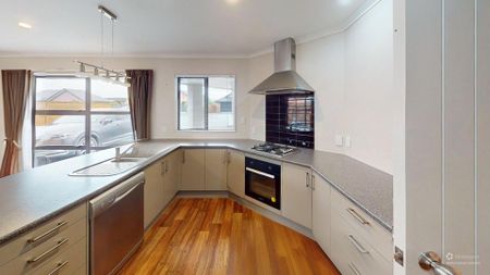Kelvin Grove - 4 bedrooms - Photo 4