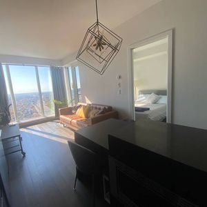 Gorgeous 1 Bedroom Plus Den, 1 Bathroom with Modern Design and Stunnin - Photo 2