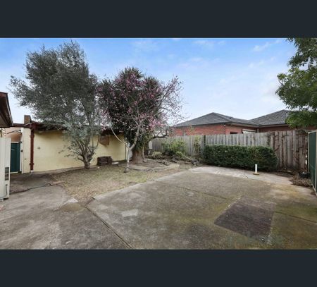 35 Stenson Road, Kealba, Vic 3021 - Photo 4