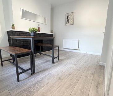 12 Edinburgh Street, Belfast, BT9 7DS - Photo 4