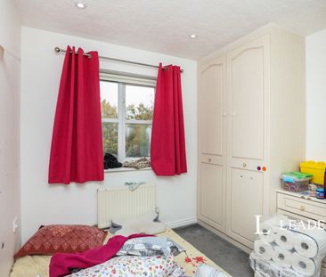 4 bedroom house to rent Holywell Close, Orpington, BR6 - Photo 2