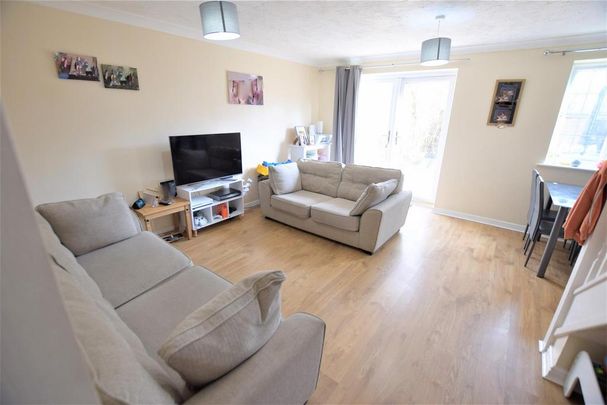 3 bedroom semi-detached house to rent - Photo 1