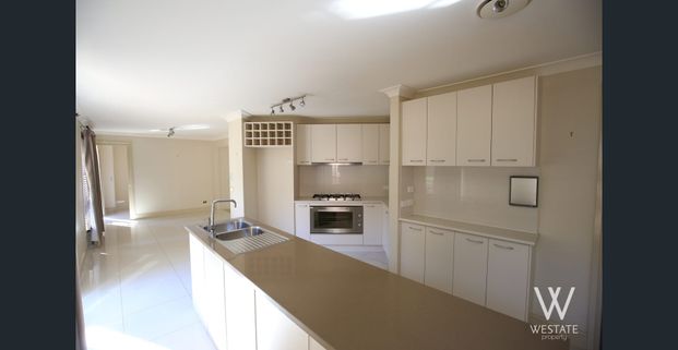 MAKE A STATEMENT - Photo 1