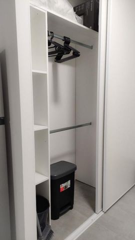 LA LONDE LES MAURES STUDIO LOCATION MEUBLEE A L'ANNEE - Photo 2