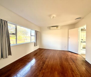 Easy Living in Papatoetoe - Photo 2