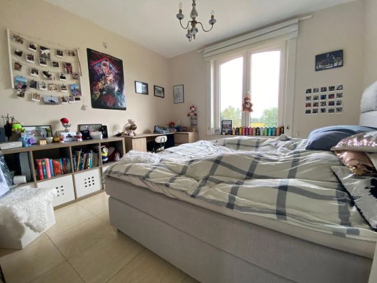 Alleenstaande woning met 3 slaapkamers en dubbele garage te Ardooie - Foto 1