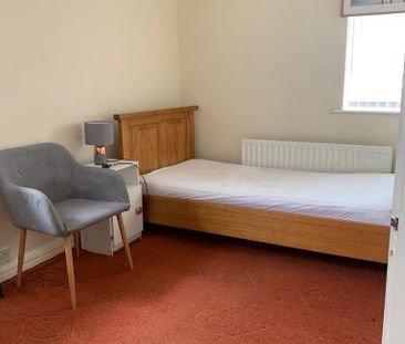 3 bedroom semi-detached house to rent - Photo 5