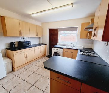 4 Bed Student Accommodation - Photo 1