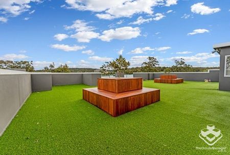 Experience Elevated Living: Luxurious 2-Bedroom Apartment in Prime Helensvale Location! - Photo 4