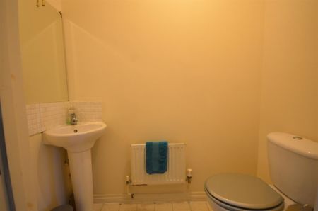 5 bedroom townhouse to rent - Photo 2