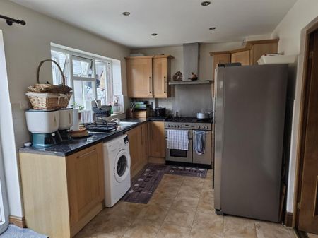 3 Bedroom House - Terraced To Let - Photo 5