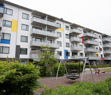 Karin Larssons Väg 22B, Sköndal - Photo 1