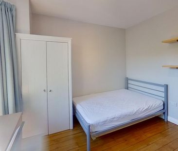 6 bedroom terraced house to rent - Photo 4