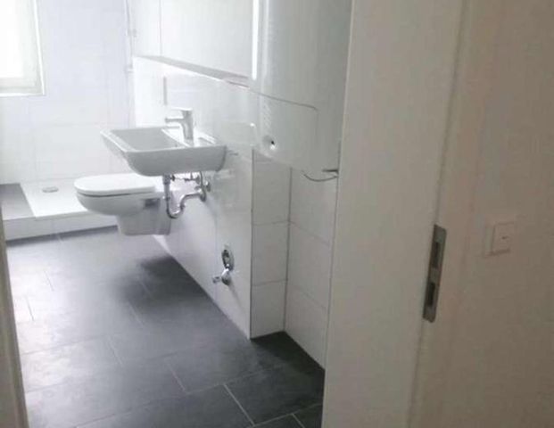 Schicke 2-Zimmer-Wohnung mit Balkon zu vermieten. - Photo 1