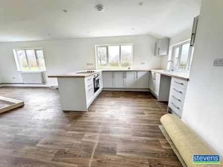 3 bedroom detached bungalow to rent - Photo 4