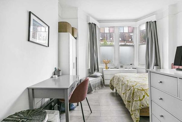 Clissold Crescent, Stoke Newington, N16 - Photo 1