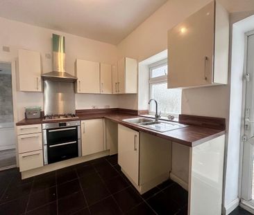 4 bedroom terraced house to rent - Photo 6