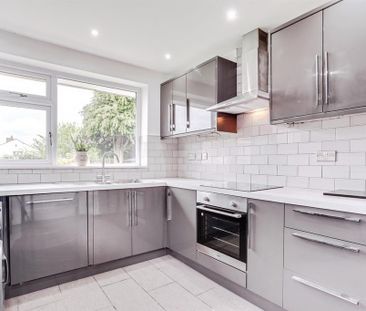 3 bedroom semi-detached house to rent - Photo 4