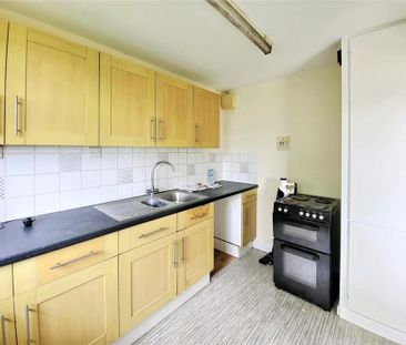 2 bedroom flat to rent - Photo 6