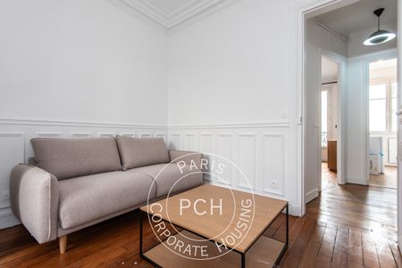 Rue Mathurin Régnier, - Photo 2