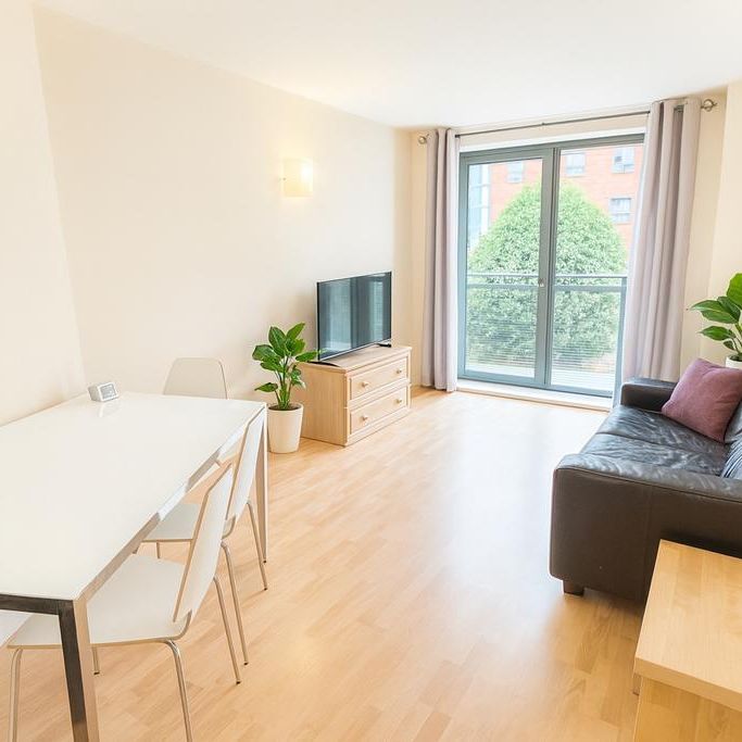 2 bedroom flat to rent - Photo 1