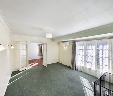 Cute 2 bed on Bledisloe - Photo 2