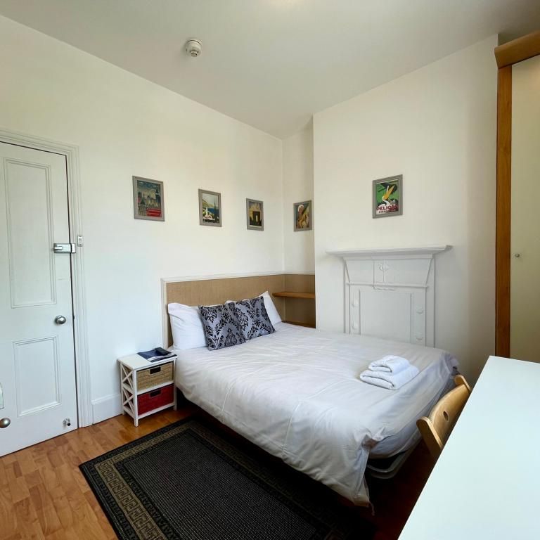 Flat 400 Fulham Palace Road, Fulham W6 9HH - Photo 1