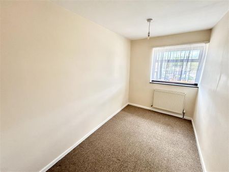 Breamore Road - Photo 2