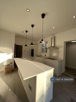 5 bedroom terraced house to rent - Photo 1