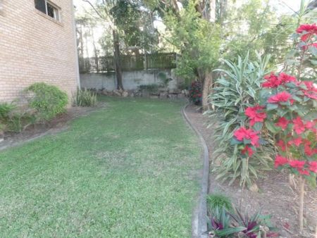 “SPACIOUS TWO BED UNIT IN QUIET BLOCK AND CONVENIENT LOCATION” - Photo 5