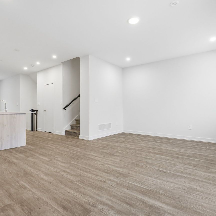 For Lease - 6 Robert Gilpin Lane, Richmond Hill, Ontario - Photo 1