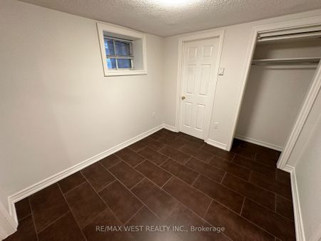 Detached Home For Lease | W8129362 - Photo 2