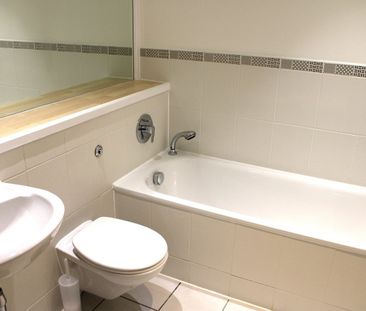4 Bed Flat, New Hampton Lofts, B18 - Photo 1