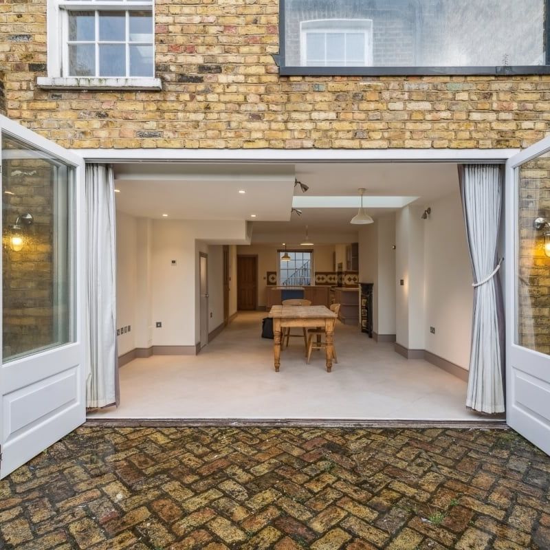 4 bedroom terraced house to rent - Photo 1