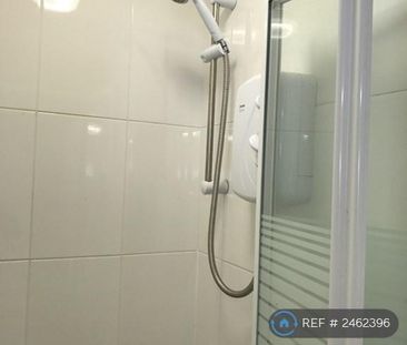 1 bedroom in a house share to rent - Photo 6