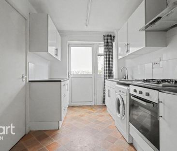 3 bedroom end of terrace house to rent - Photo 6