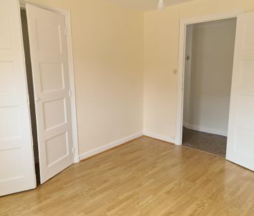 Location Appartement 3 pièces 116m² LE CREUSOT 71200 - Photo 4