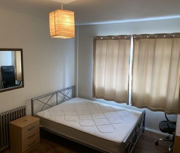 Room in a Shared Flat, West Kensington Court, W14 - Photo 2
